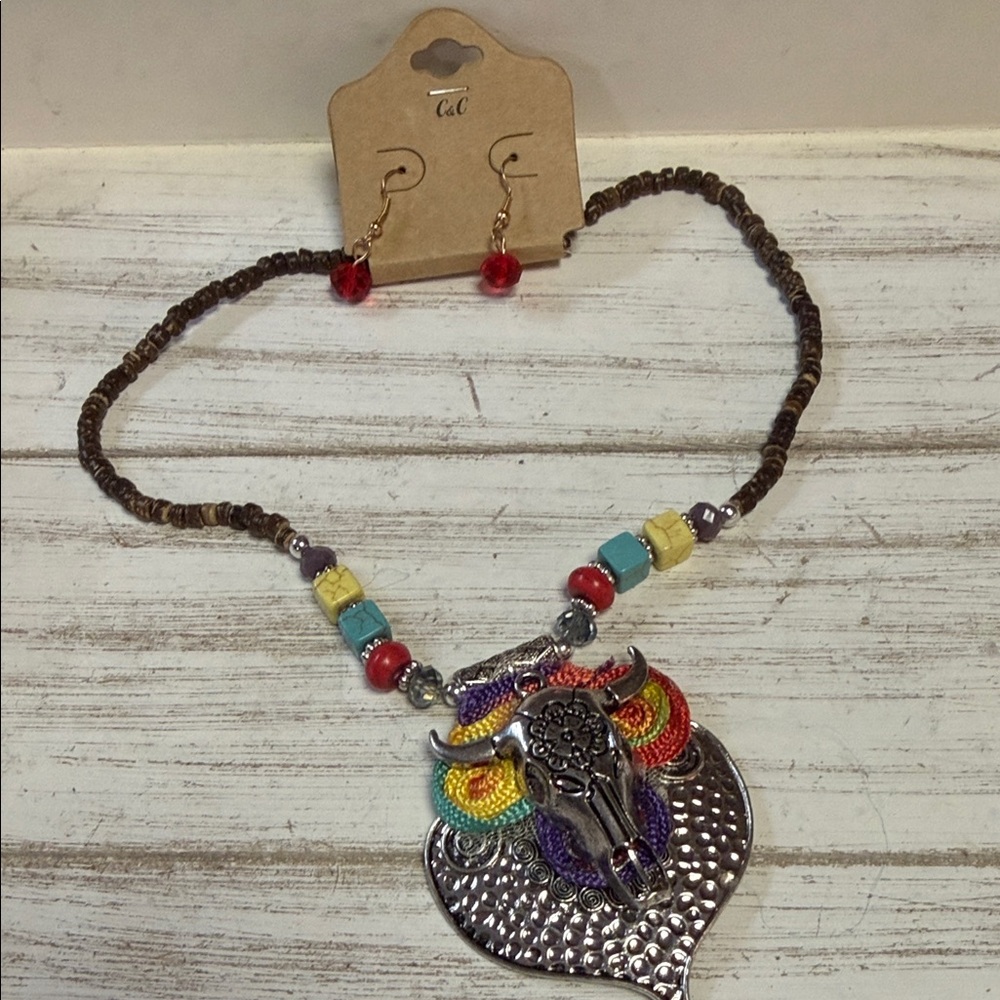🔥⬇️ NWT Colorful Beaded Rodeo Necklace / Earrings with Bull Pendant
